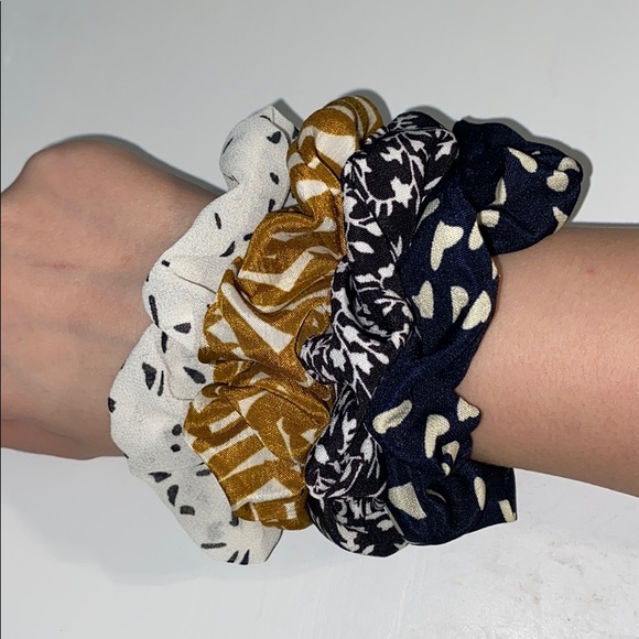4 Random Print Scrunchies - Picture 2 of 2